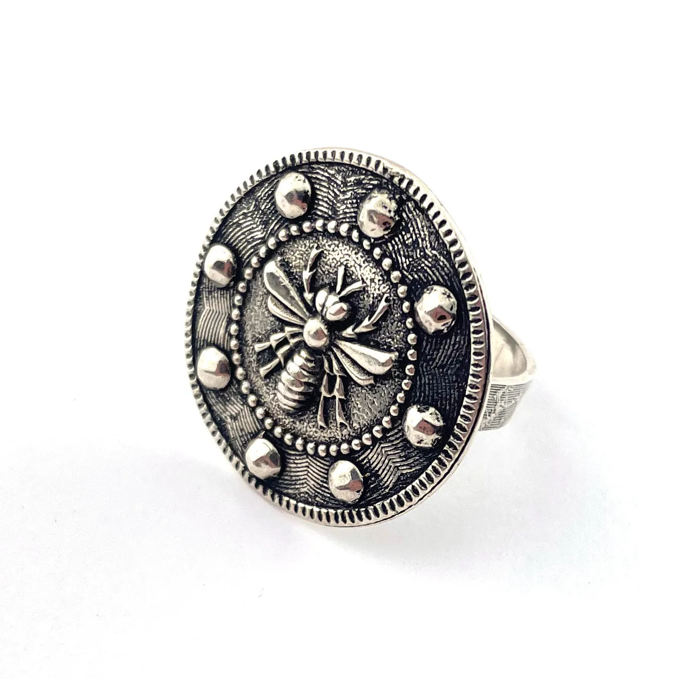 Large QUEEN BEE Ring - SILVER size 6 3/4